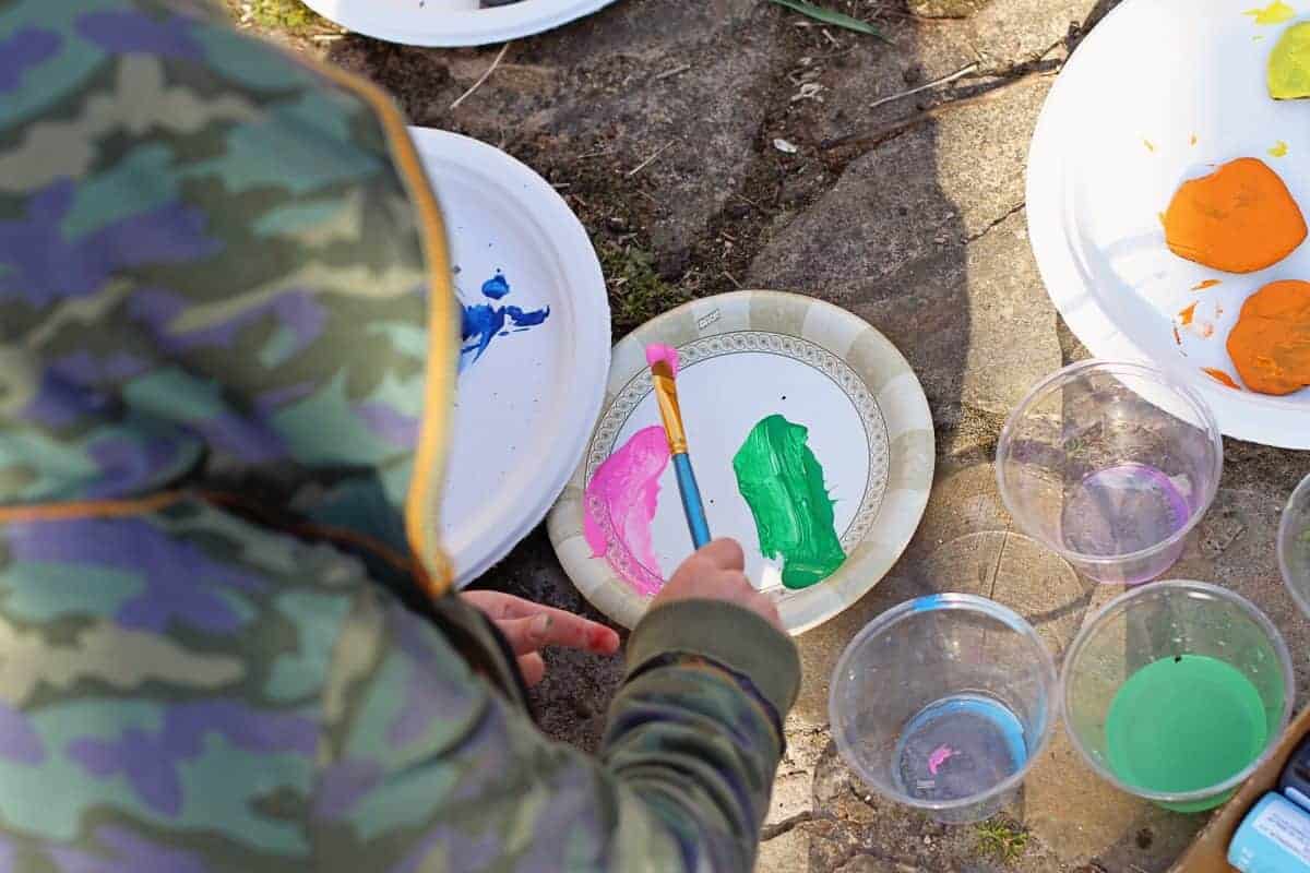 DIY Painted Tic Tac Toe Rocks- Backyard Summer Camp