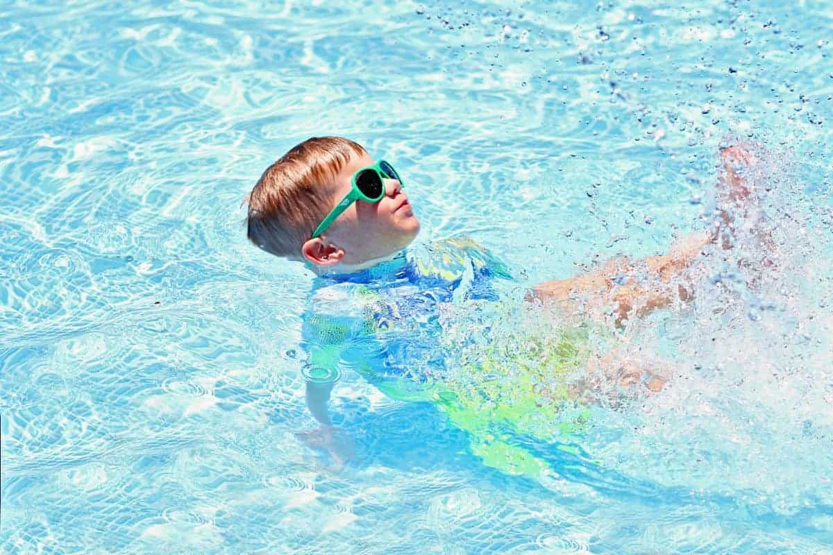 how to keep kids cool in the summer heat
