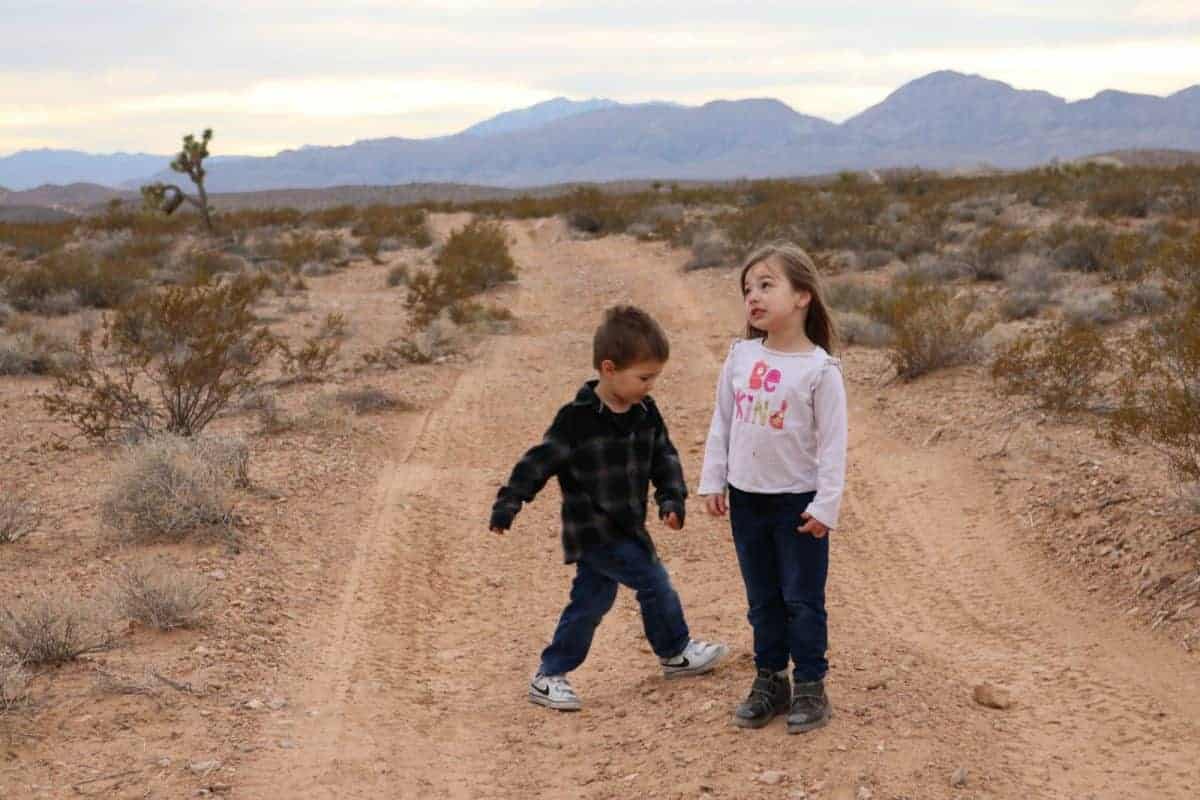 hiking in the desert with kids