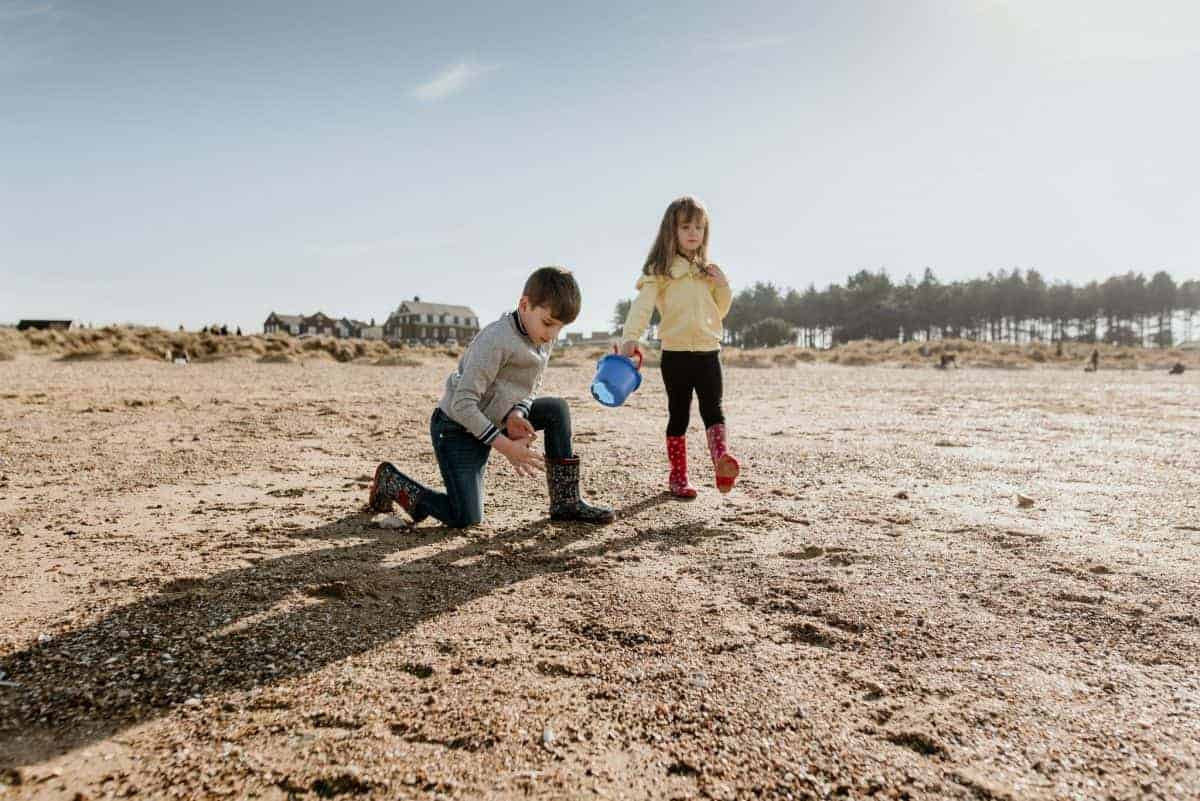 how to find sea glass with kids at the beach