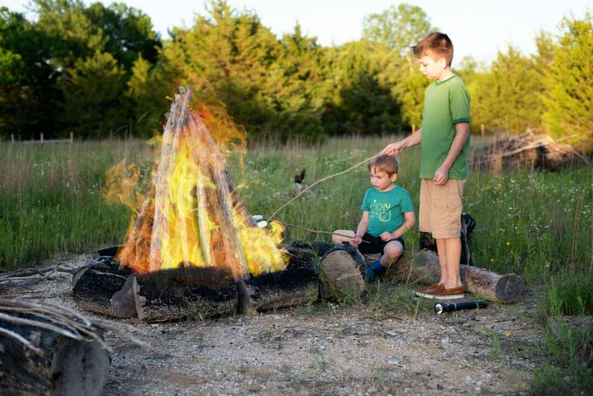 creative ways to make your summer bonfire fun for kids