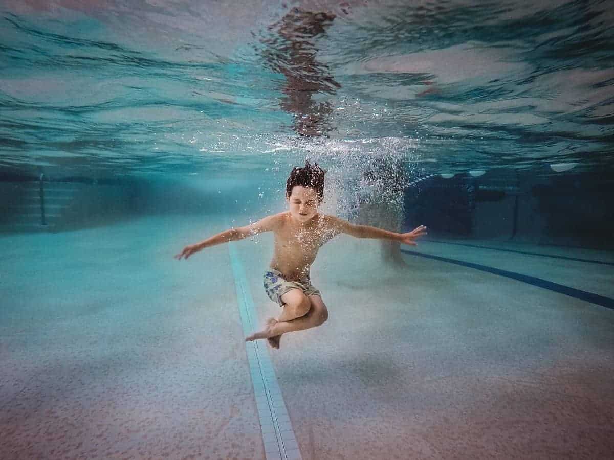 kids swimming under water - favorite water activities for kids