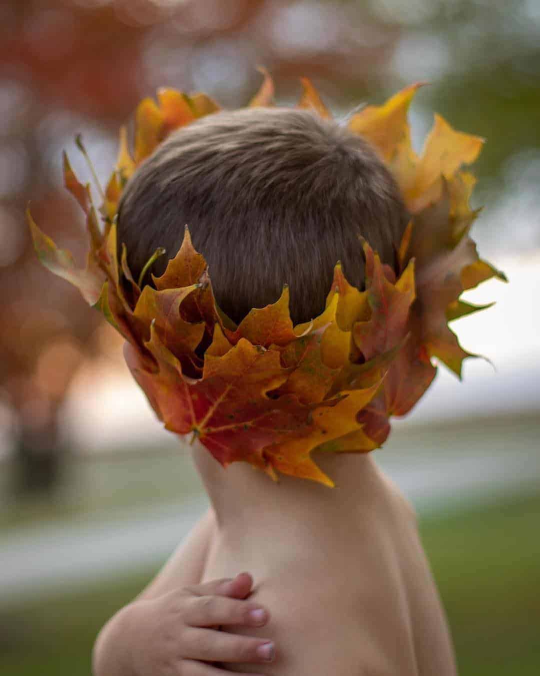 Fall nature crafts for kids - make a leaf crown