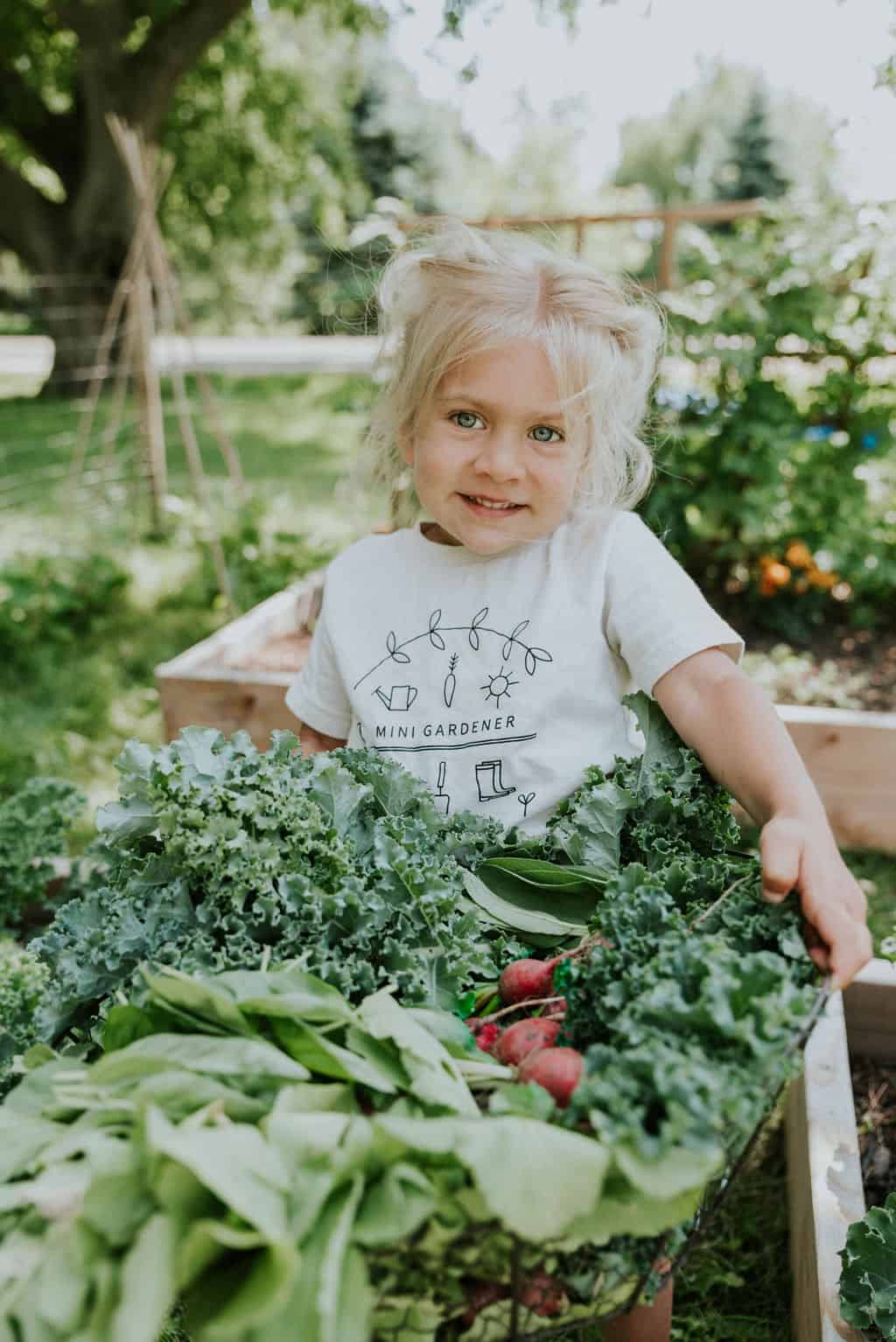 Benefits of gardening with kids & Kid-Friendly Snacks from the Garden
