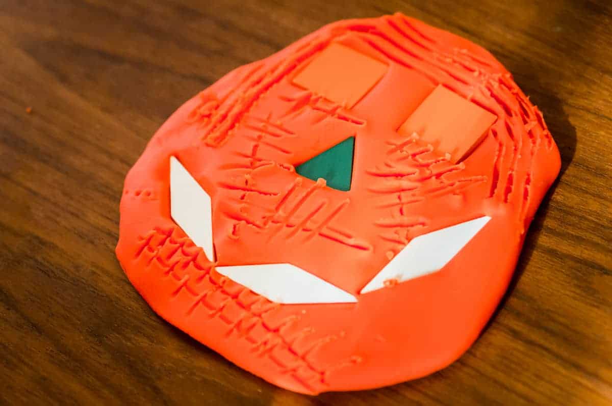 Halloween Kid Activities Play-doh Pumpkins