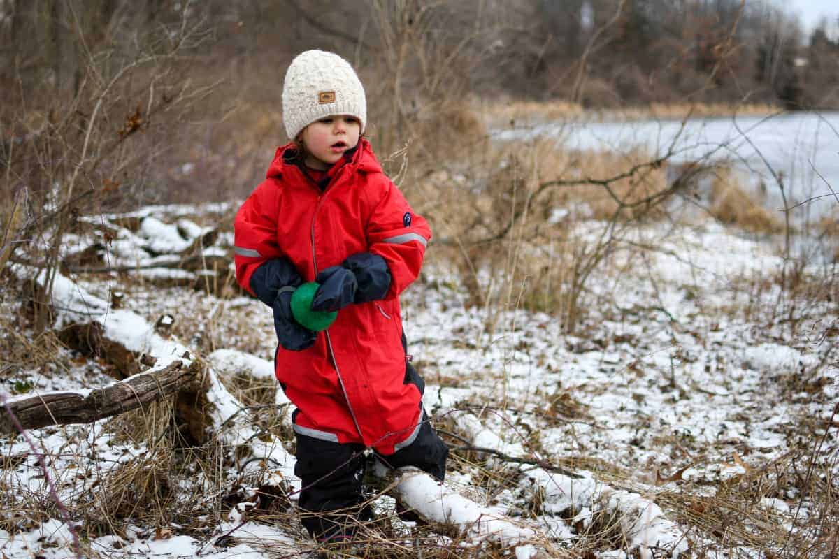 benefits of outdoor winter play for kids