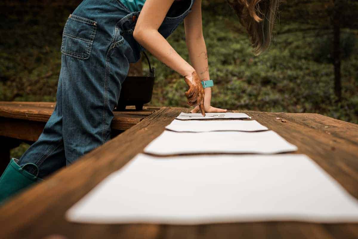 Mud Painting - outdoor nature crafts for kids