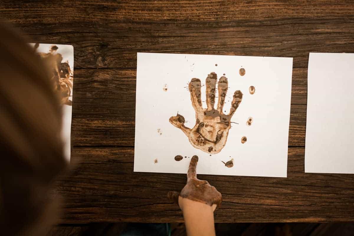 Ways to have Fun with Mud Handprint