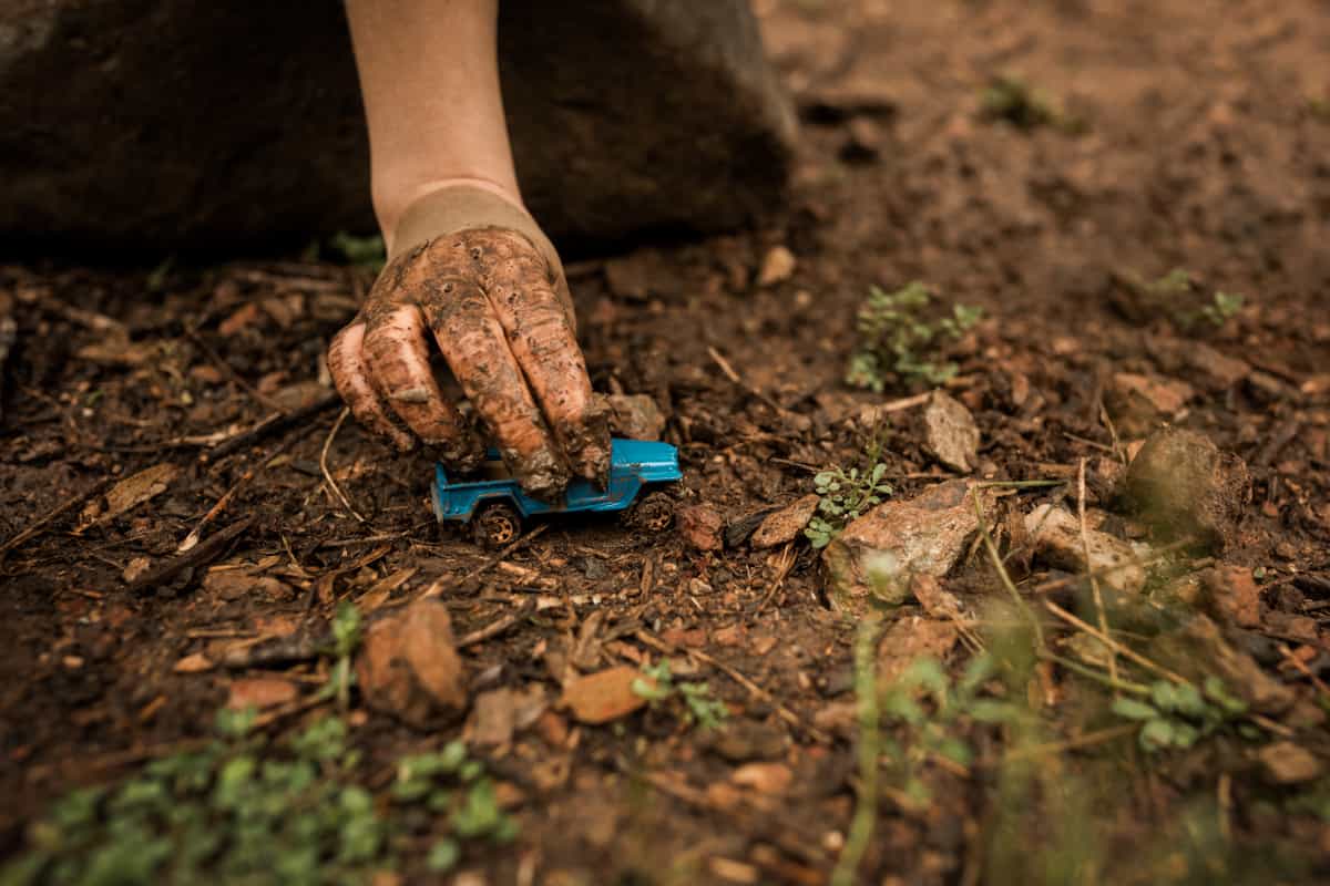 Mud Car Wash - fun ways to play with mud and dirt