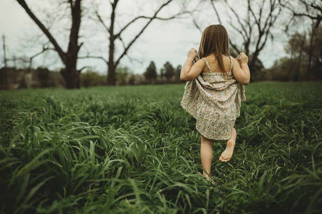 Grounding with Kids - The Benefits of Earthing for Kids • RUN WILD MY CHILD