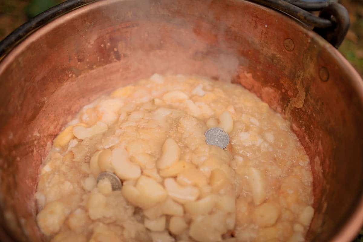 Making apple butter