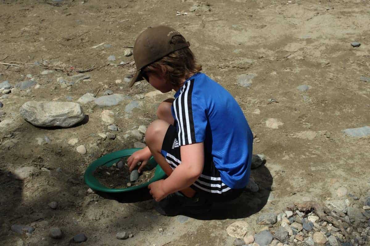 how to make panning for gold fun for kids