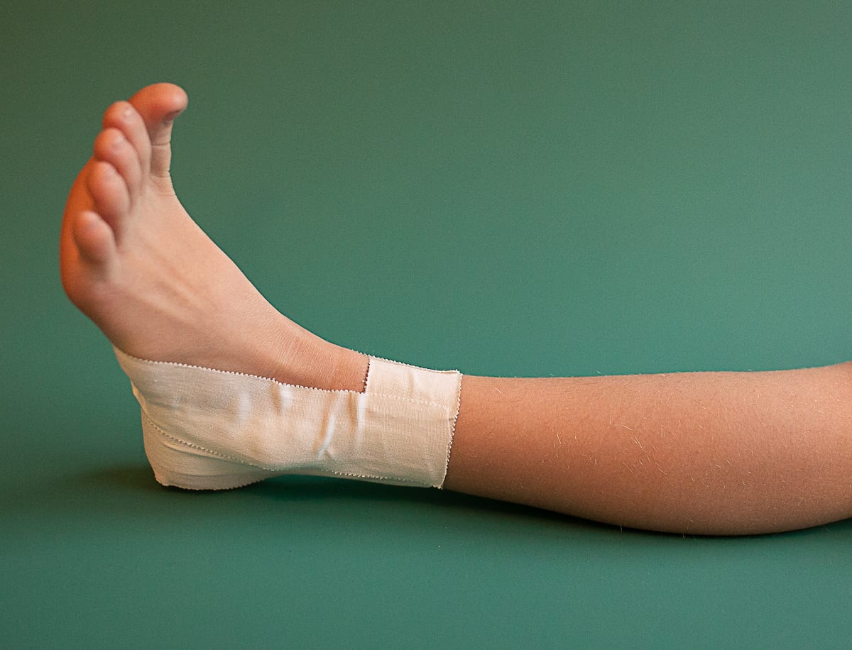 Teaching Children First Aid - How to Splint a Sprained Ankle 