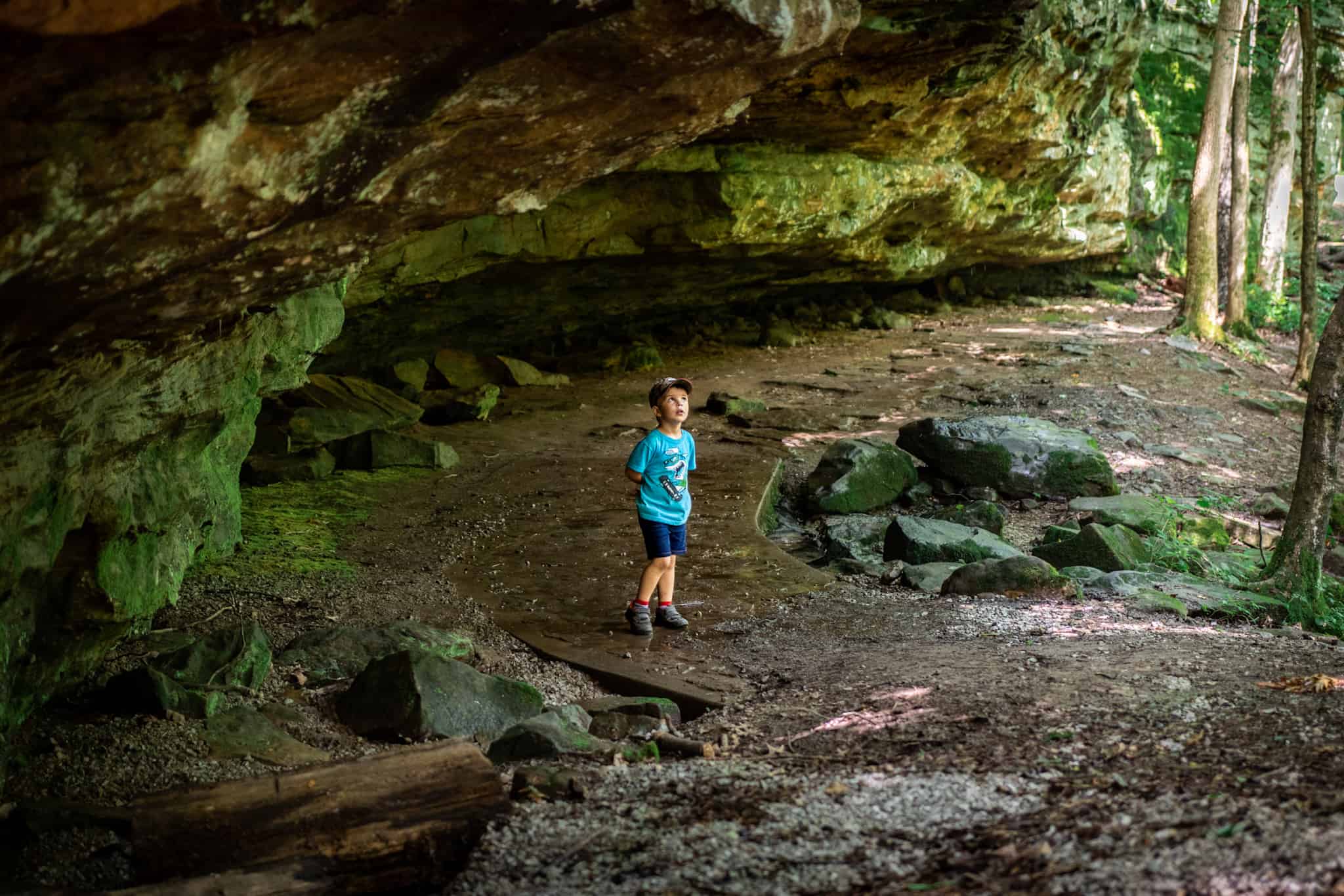 Giant City Nature Trail - Family friendly places to explore in Illinois