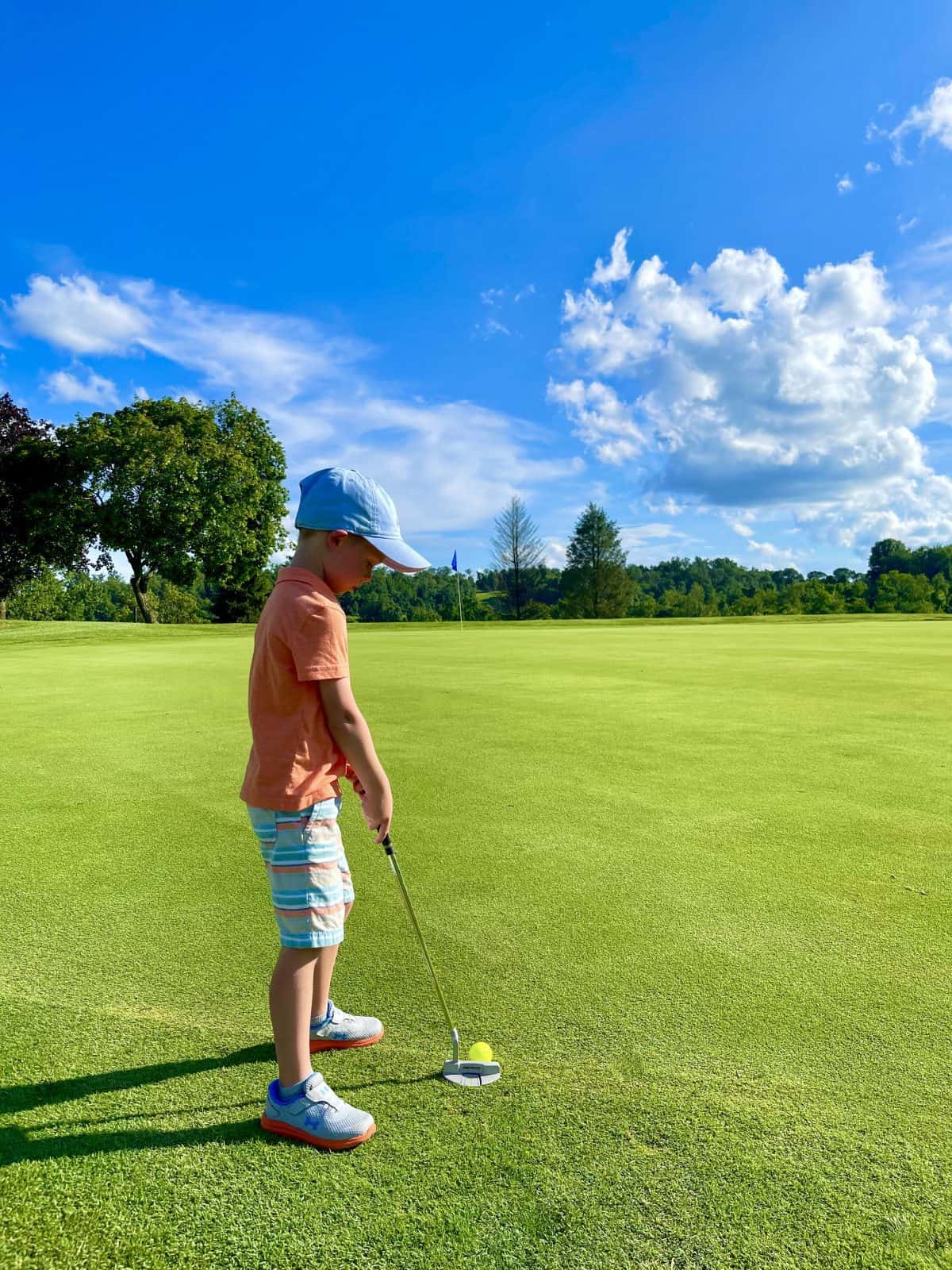 Golf putting with kids - tips for teaching kids how to play golf