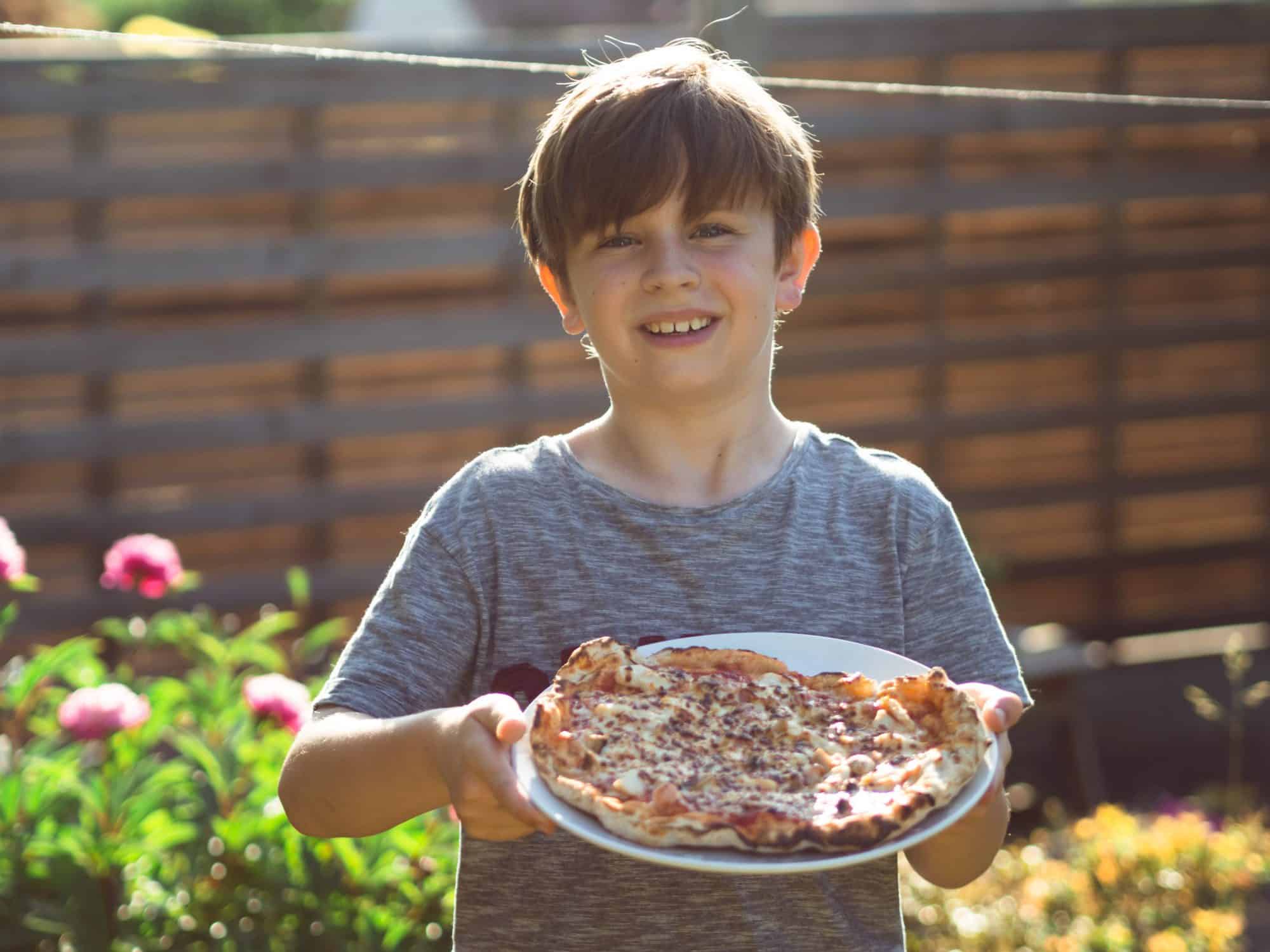 Cooking Pizza Outside with Kids -best outdoor pizza ovens