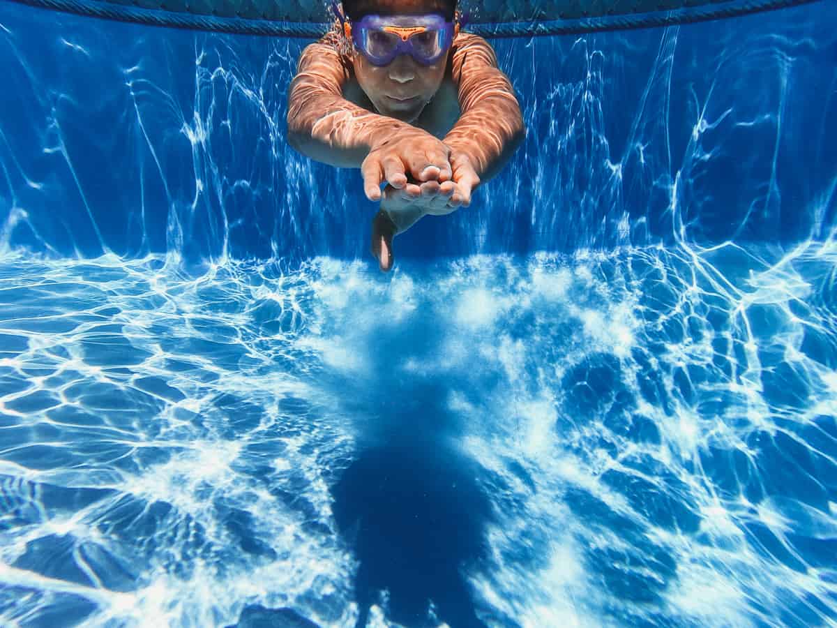 floating game in the pool