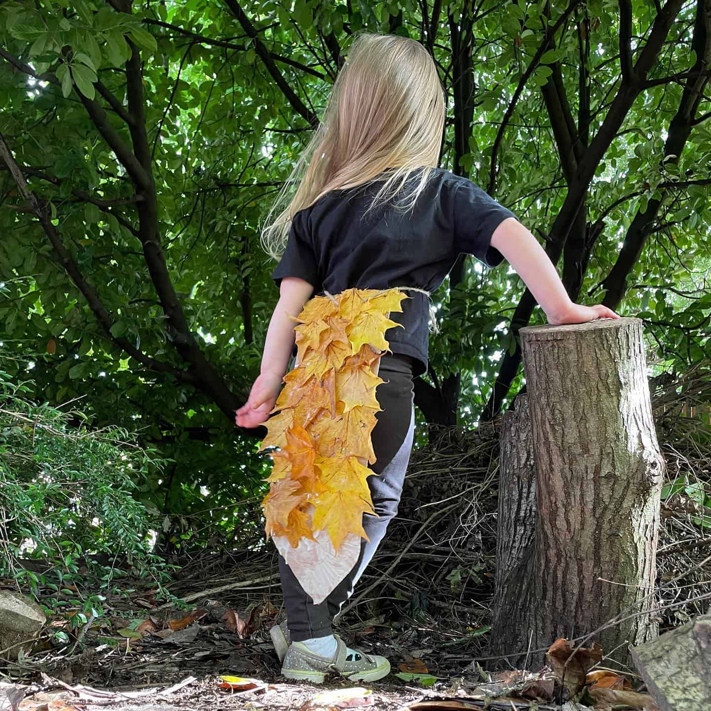 DIY leaf fox tail for kids -fall leaf fun craft ideas