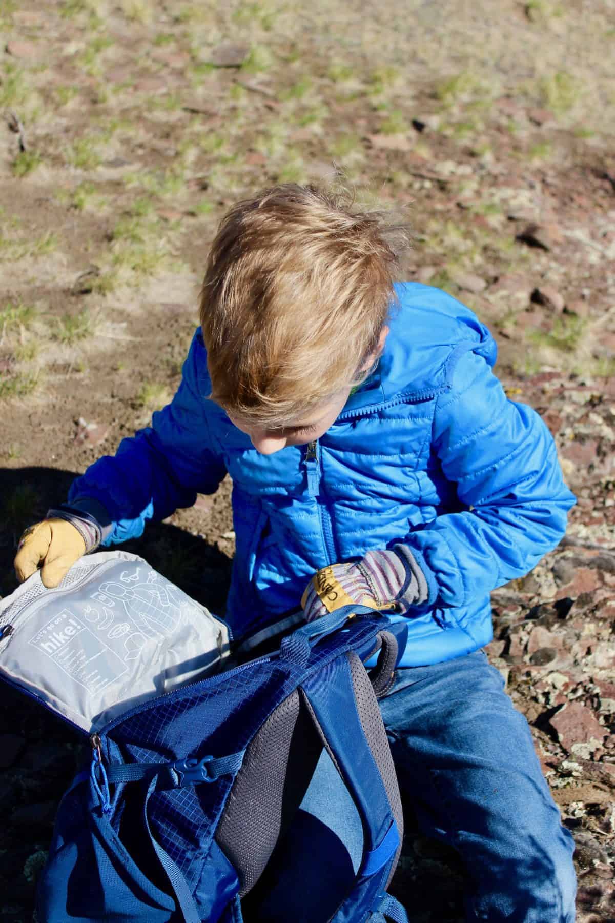 Best hiking snacks for kids on the trail