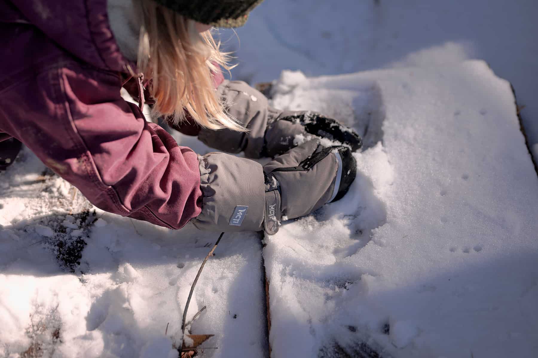 Kids Winter Ski Warm Gloves Waterproof Snow Gloves for Boys Girls Outdoor Sports 