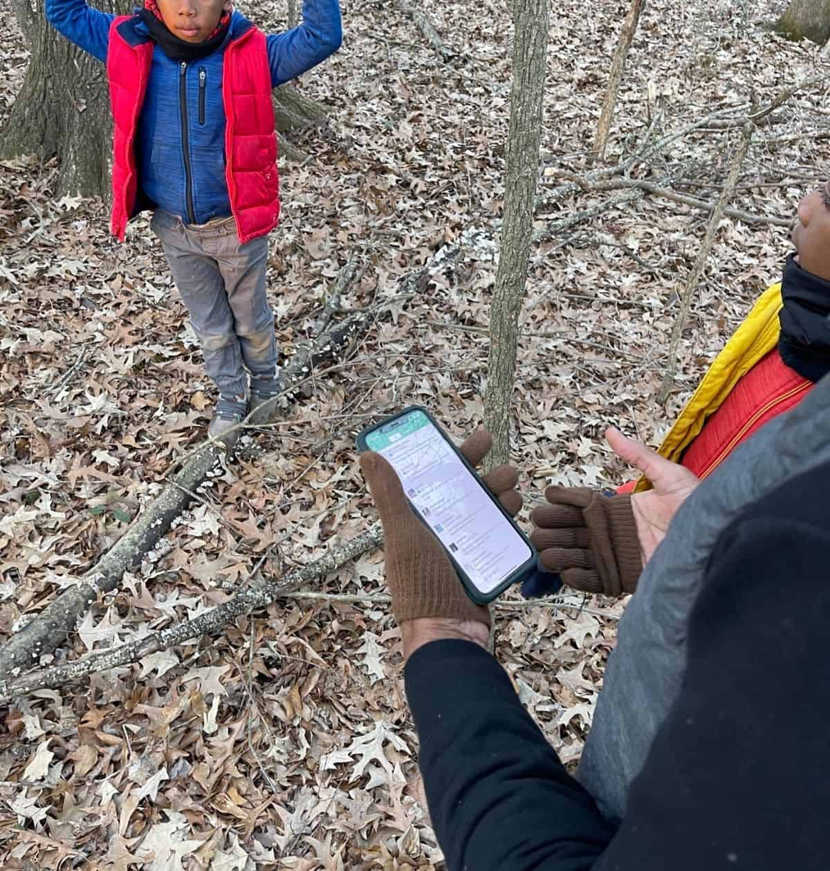 how does geocaching work