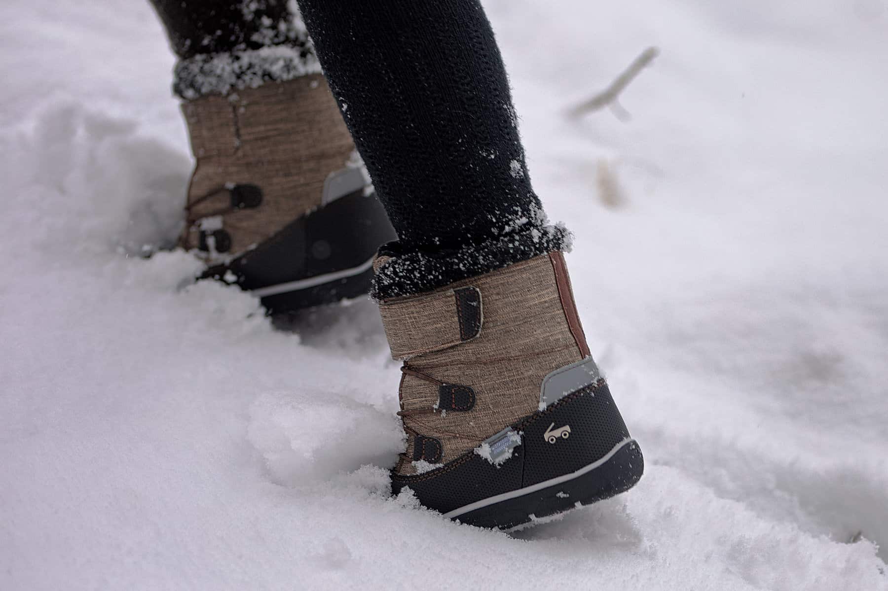 The Best Barefoot Winter Boots for Kids That Play!
