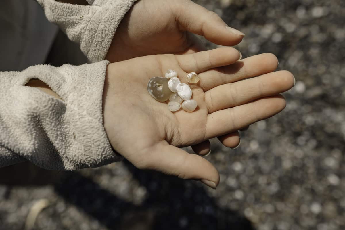 Exploring Sue-Meg State Park and finding agates at Agate Beach with kids