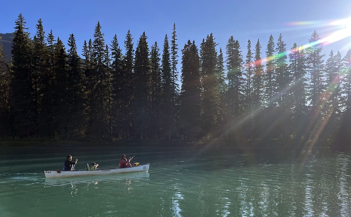 Canoe with kids in Banff