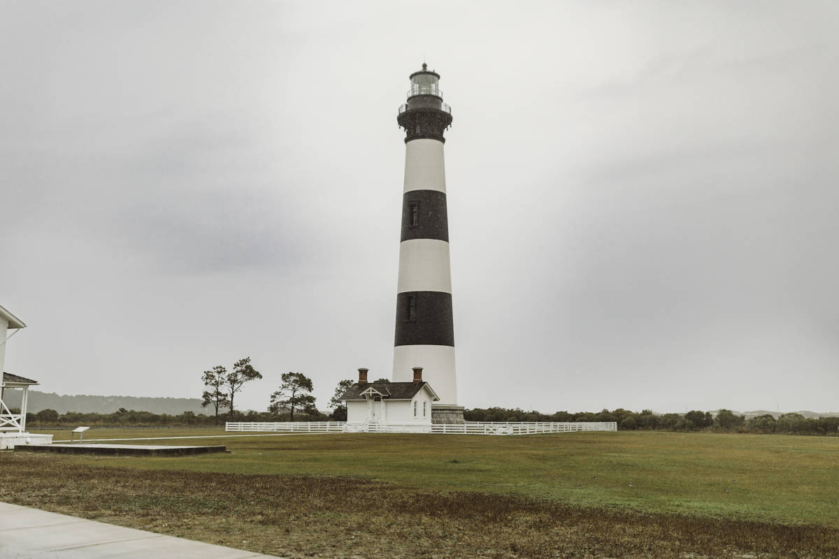bodie island lighthouse with kid - outer banks