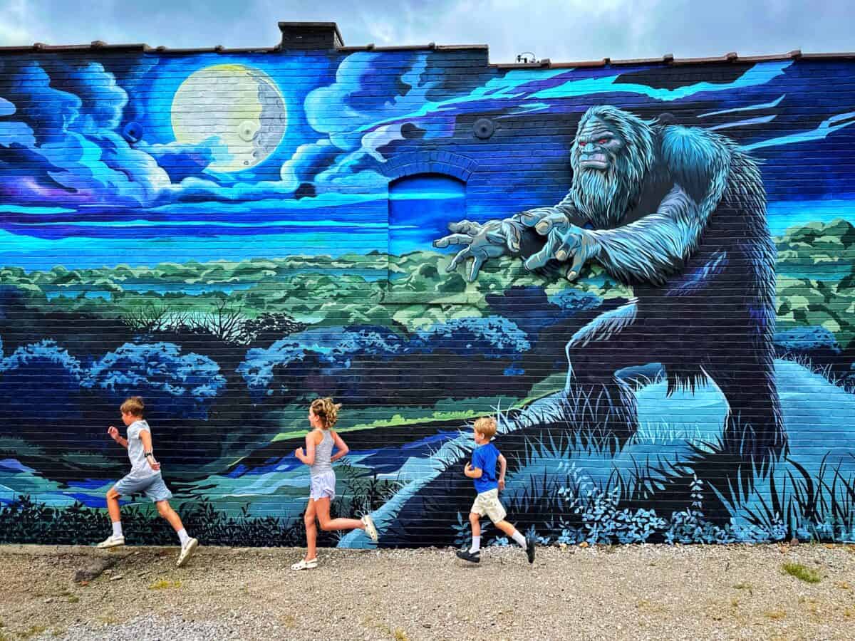 Murphysboro, Illinois wall murals - Big Muddy Monster